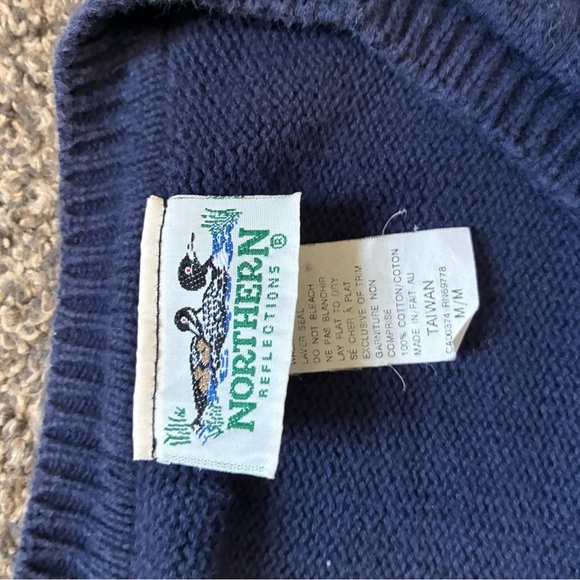 3/$25 Northern Reflections Dark Blue Knit Vest - Picture 2 of 2
